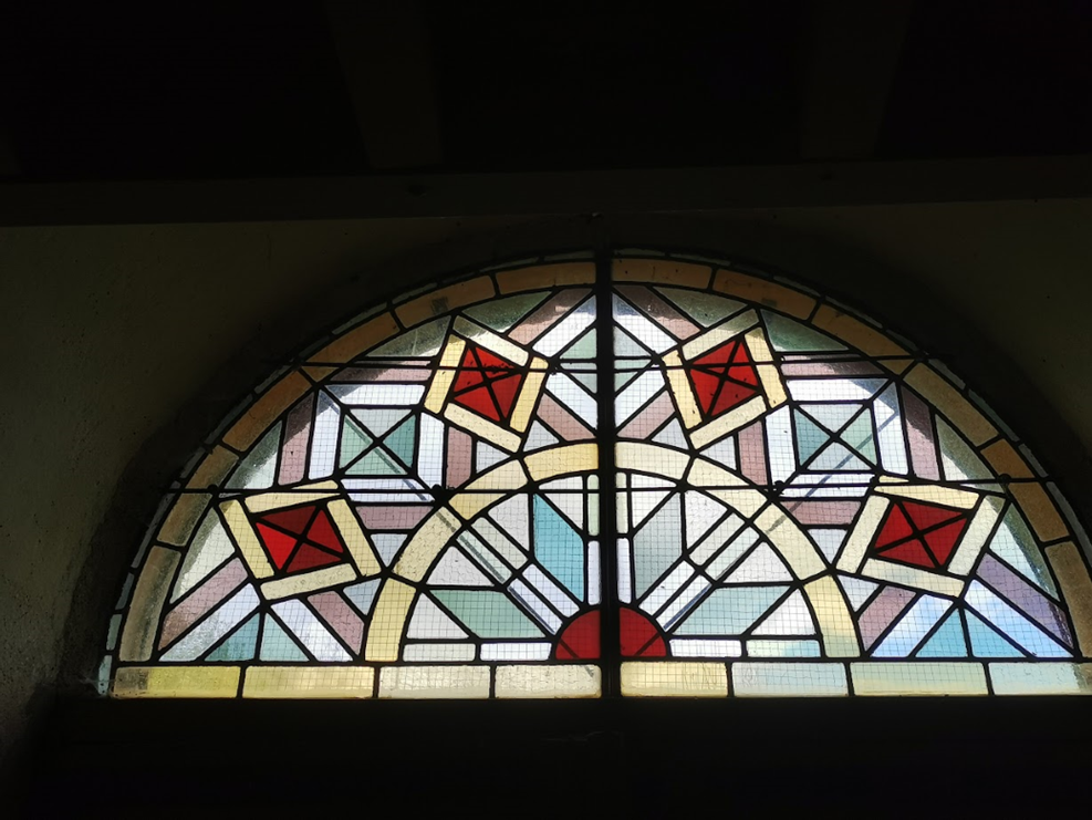 Vitrail Demi lune — Église de Boult-aux-Bois